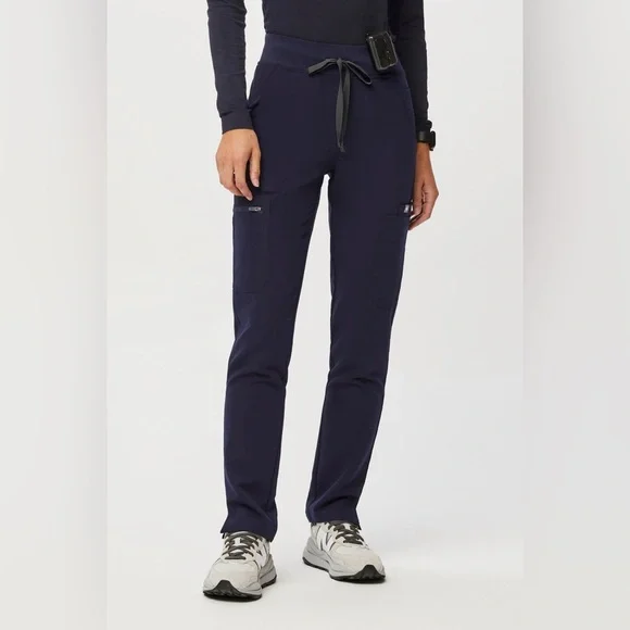 Women's High Waisted Skinny Scrub Pants (L) Casma Three-Pocket Scrub Top (M) - Picture 5 of 9